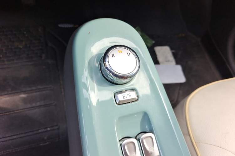 Used CHANGAN NEVO Lumin 2022 210km Sweet Edition Gear Lever