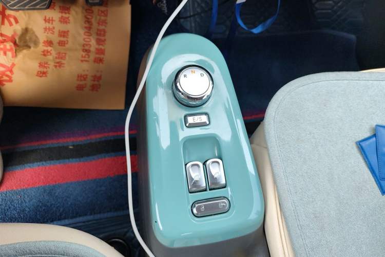Used CHANGAN NEVO Lumin 2022 210km Sweet Edition Gear Lever