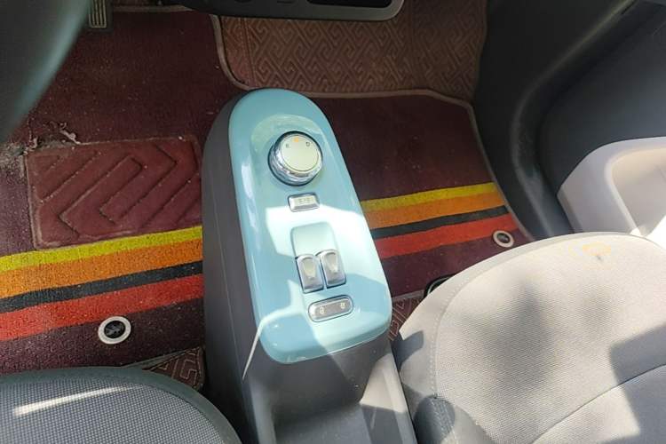Used CHANGAN NEVO Lumin 2022 210km Sweet Edition Gear Lever