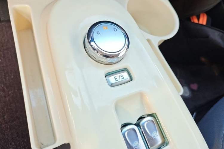 Used CHANGAN NEVO Lumin 2022 301km Honey-Sweet Version Gear Lever