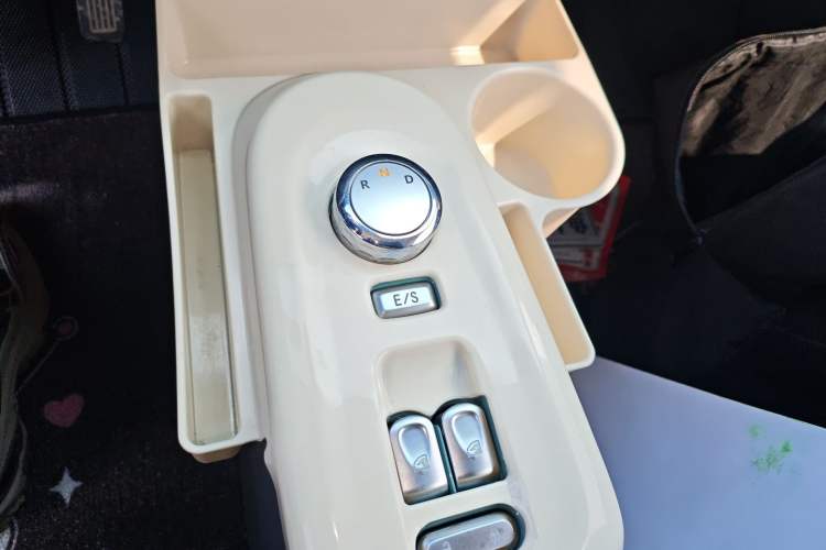 Used CHANGAN NEVO Lumin 2022 301km Honey-Sweet Version Gear Lever