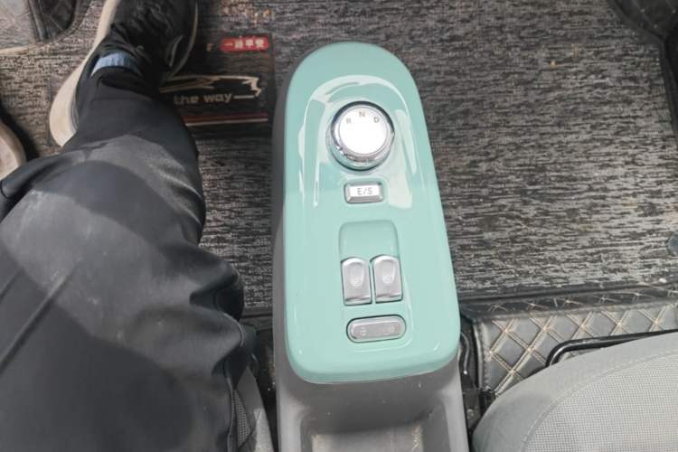 Used CHANGAN NEVO Lumin 2022 210km Sweet Edition Gear Lever