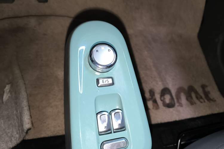 Used CHANGAN NEVO Lumin 2022 210km Sweet Edition Gear Lever