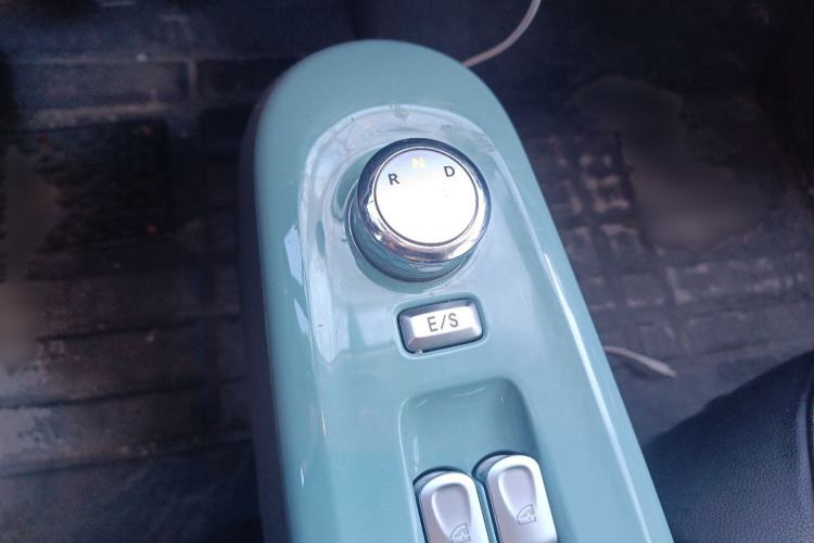Used CHANGAN NEVO Lumin 2022 155 km – Refreshingly Sweet Edition Gear Lever