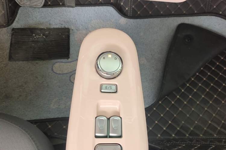 Used CHANGAN NEVO Lumin 2022 301km Honey-Sweet Version Gear Lever