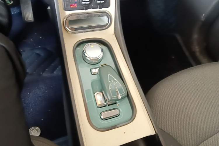 Used CHANGAN NEVO Lumin 2022 210km Sweet Edition Gear Lever