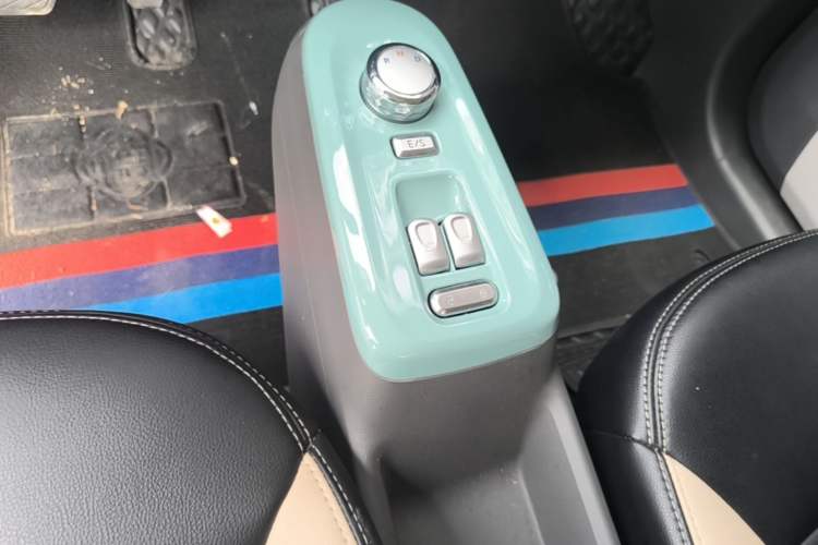 Used CHANGAN NEVO Lumin 2022 155 km – Refreshingly Sweet Edition Gear Lever