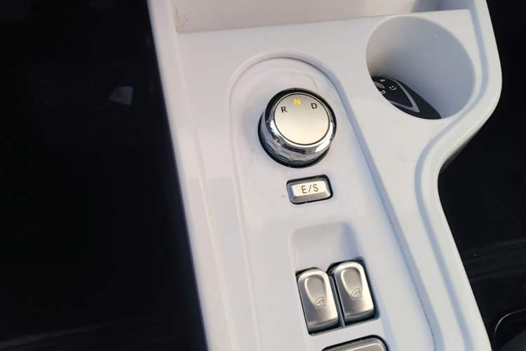 Used CHANGAN NEVO Lumin 2022 210km Sweet Edition Gear Lever