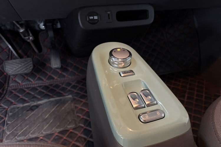 Used CHANGAN NEVO Lumin 2022 210km Sweet Edition Gear Lever