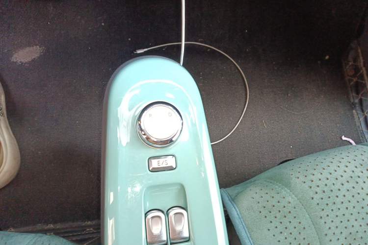 Used CHANGAN NEVO Lumin 2022 155 km – Refreshingly Sweet Edition Gear Lever