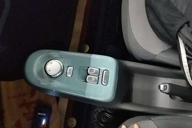 Used CHANGAN NEVO Lumin 2022 210km Sweet Edition Gear Lever