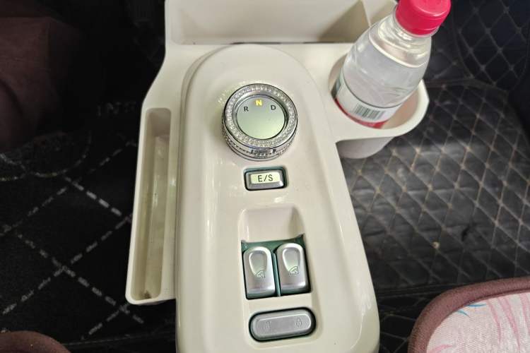Used CHANGAN NEVO Lumin 2022 210km Sweet Edition Gear Lever