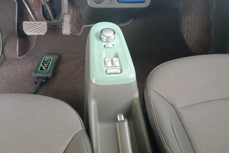 Used CHANGAN NEVO Lumin 2022 155 km – Refreshingly Sweet Edition Gear Lever