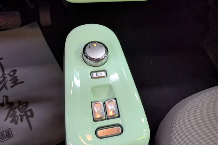 Used CHANGAN NEVO Lumin 2022 210km Sweet Edition Gear Lever
