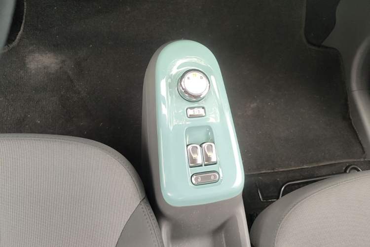 Used CHANGAN NEVO Lumin 2022 210km Sweet Edition Gear Lever