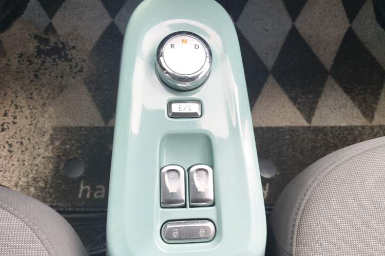 Used CHANGAN NEVO Lumin 2022 210km Sweet Edition Gear Lever