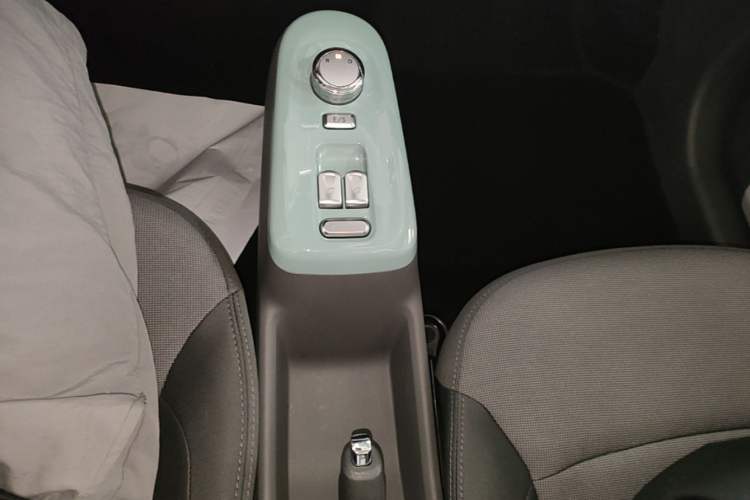Used CHANGAN NEVO Lumin 2022 301km Honey-Sweet Version Gear Lever