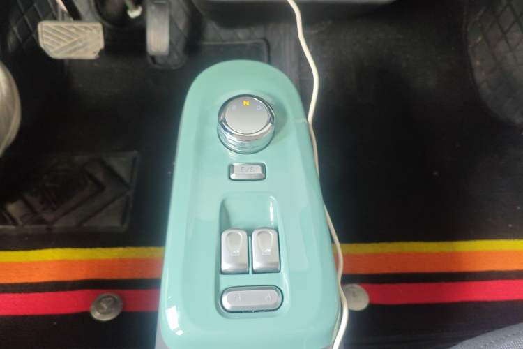 Used CHANGAN NEVO Lumin 2022 210km Sweet Edition Gear Lever