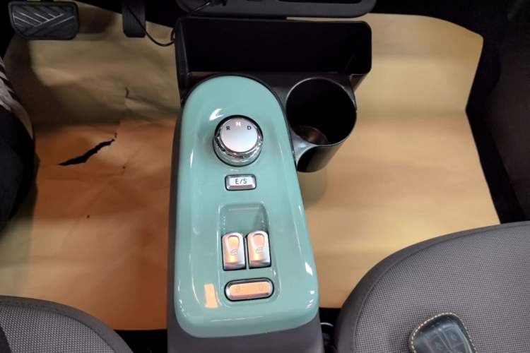 Used CHANGAN NEVO Lumin 2022 210km Sweet Edition Gear Lever