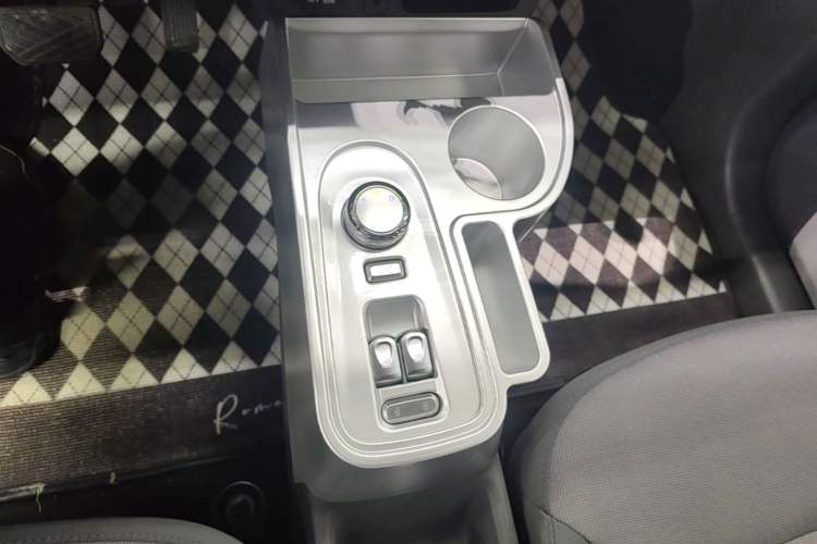 Used CHANGAN NEVO Lumin 2022 210km Sweet Edition Gear Lever