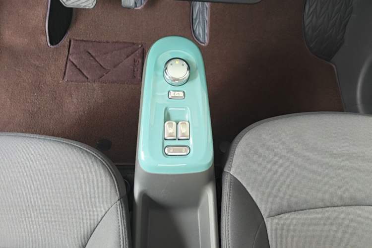 Used CHANGAN NEVO Lumin 2022 210km Sweet Edition Gear Lever