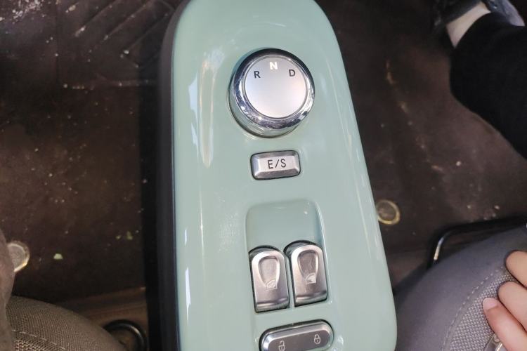 Used CHANGAN NEVO Lumin 2022 210km Sweet Edition Gear Lever