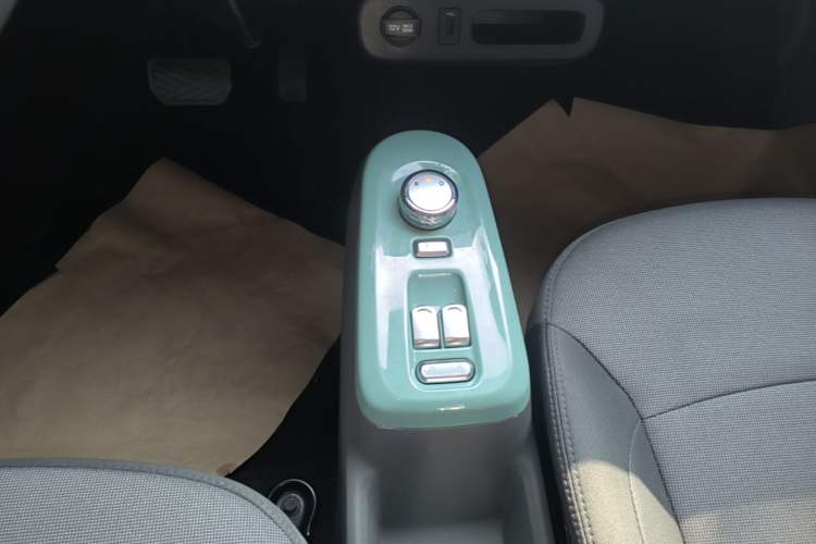 Used CHANGAN NEVO Lumin 2022 210km Sweet Edition Gear Lever