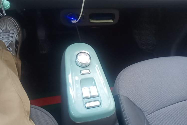 Used CHANGAN NEVO Lumin 2022 210km Sweet Edition Gear Lever