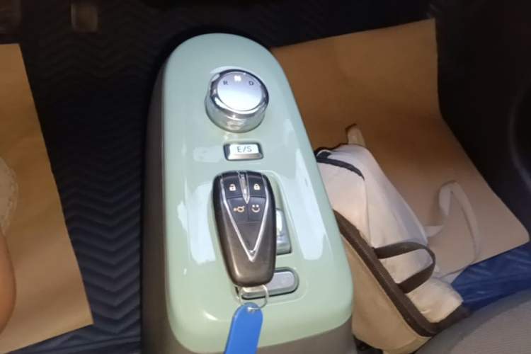Used CHANGAN NEVO Lumin 2022 210km Sweet Edition Gear Lever