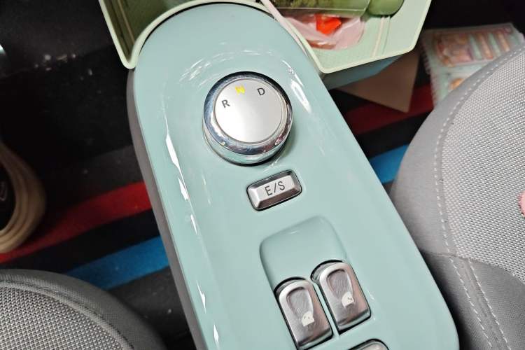 Used CHANGAN NEVO Lumin 2022 210km Sweet Edition Gear Lever