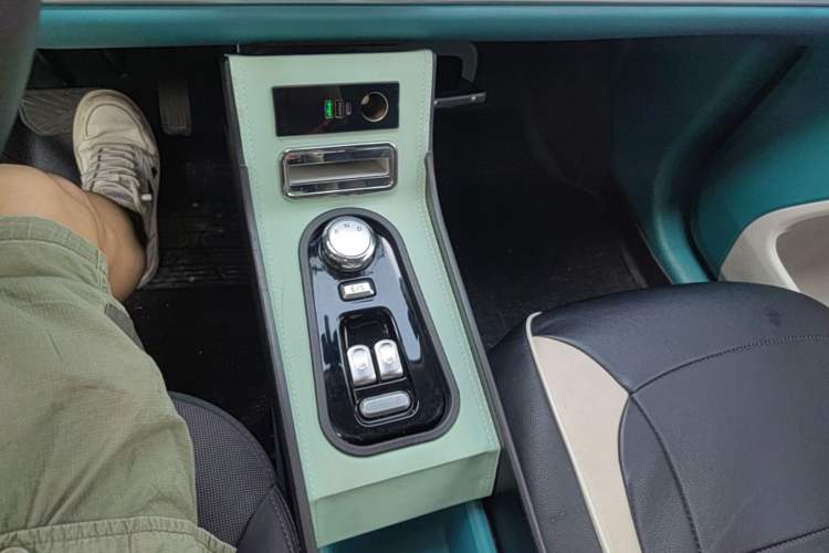Used CHANGAN NEVO Lumin 2022 301km Honey-Sweet Version Gear Lever