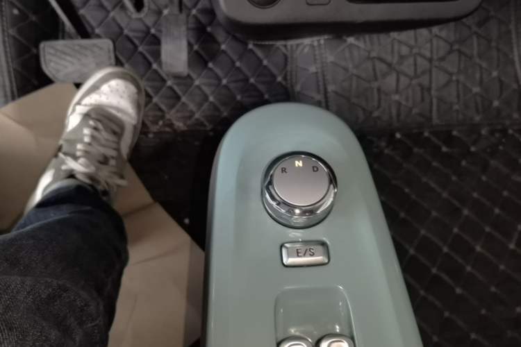 Used CHANGAN NEVO Lumin 2022 210km Sweet Edition Gear Lever