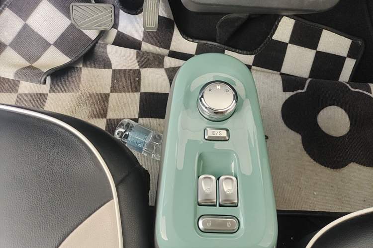 Used CHANGAN NEVO Lumin 2022 210km Sweet Edition Gear Lever