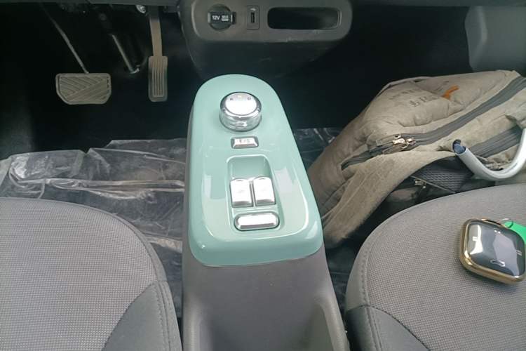 Used CHANGAN NEVO Lumin 2022 210km Sweet Edition Gear Lever