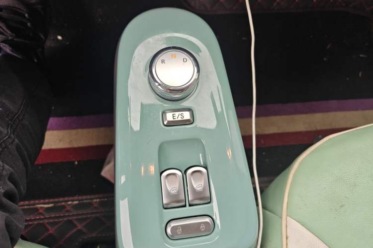 Used CHANGAN NEVO Lumin 2022 155 km – Refreshingly Sweet Edition Gear Lever