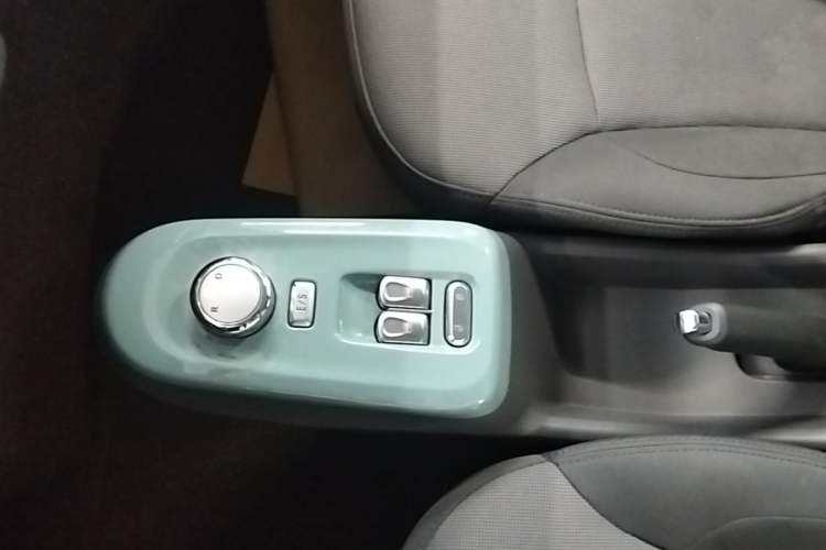 Used CHANGAN NEVO Lumin 2022 210km Sweet Edition Gear Lever