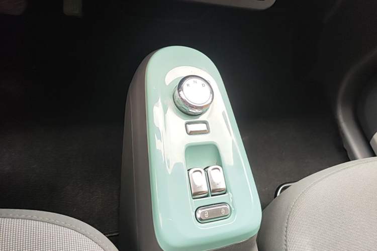 Used CHANGAN NEVO Lumin 2022 210km Sweet Edition Gear Lever