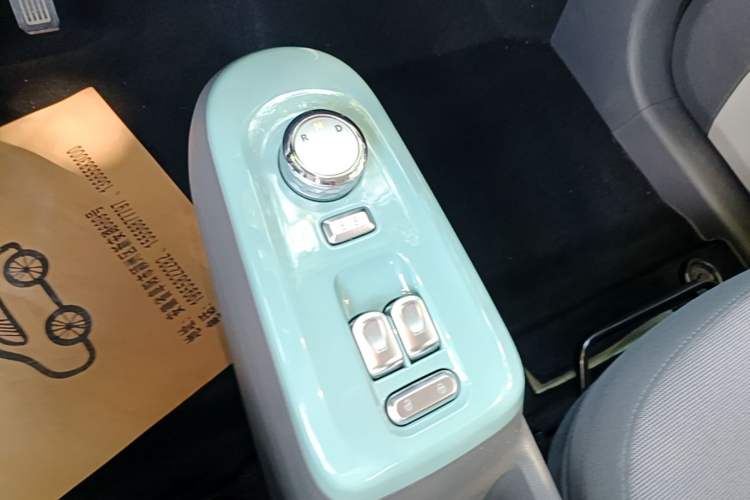 Used CHANGAN NEVO Lumin 2022 210km Sweet Edition Gear Lever
