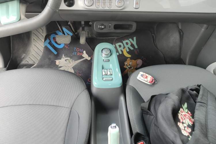 Used CHANGAN NEVO Lumin 2022 210km Sweet Edition Gear Lever