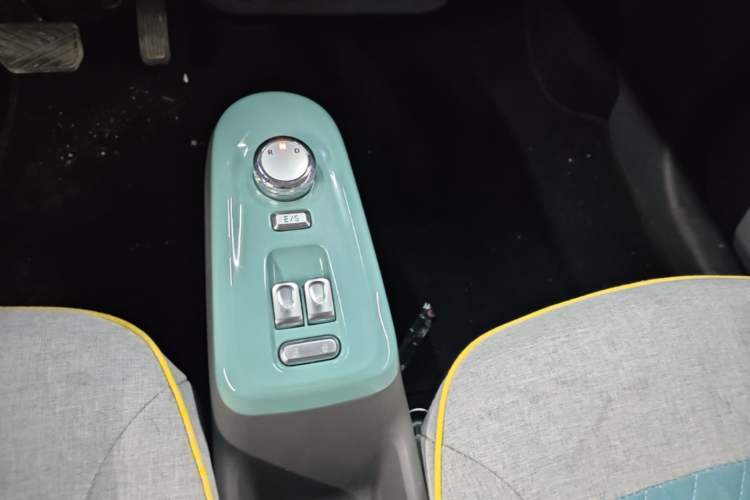 Used CHANGAN NEVO Lumin 2022 210km Sweet Edition Gear Lever