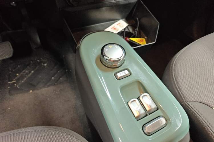 Used CHANGAN NEVO Lumin 2022 210km Sweet Edition Gear Lever