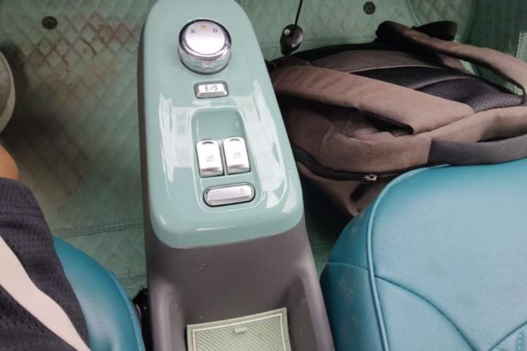 Used CHANGAN NEVO Lumin 2022 210km Sweet Edition Gear Lever