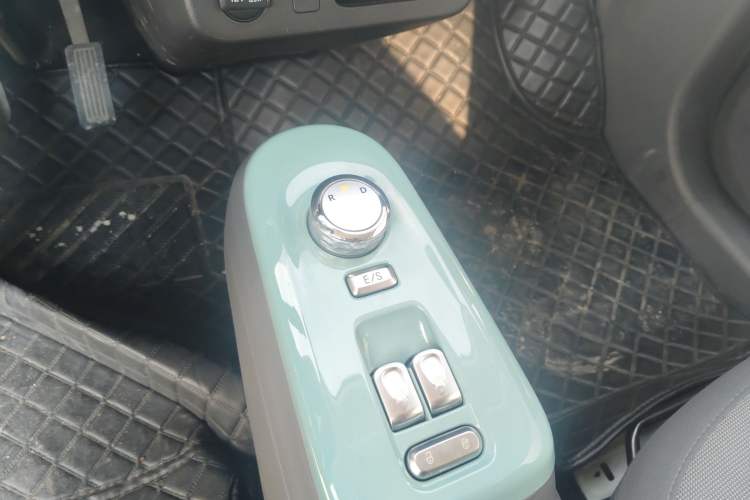 Used CHANGAN NEVO Lumin 2022 210km Sweet Edition Gear Lever