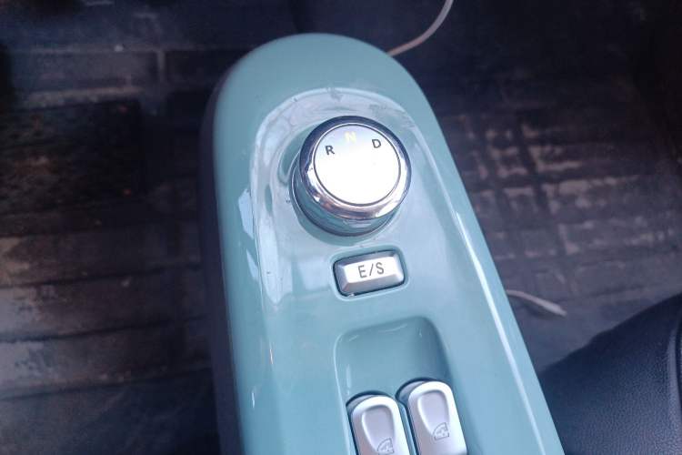 Used CHANGAN NEVO Lumin 2022 155 km – Refreshingly Sweet Edition Gear Lever