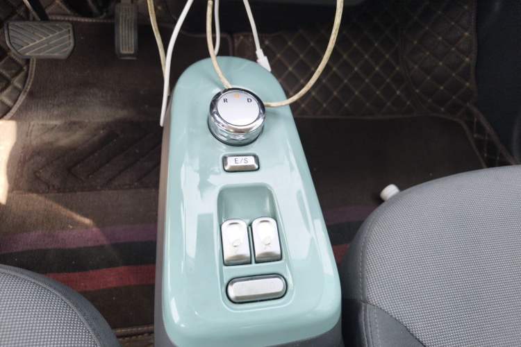Used CHANGAN NEVO Lumin 2022 155 km – Refreshingly Sweet Edition Gear Lever
