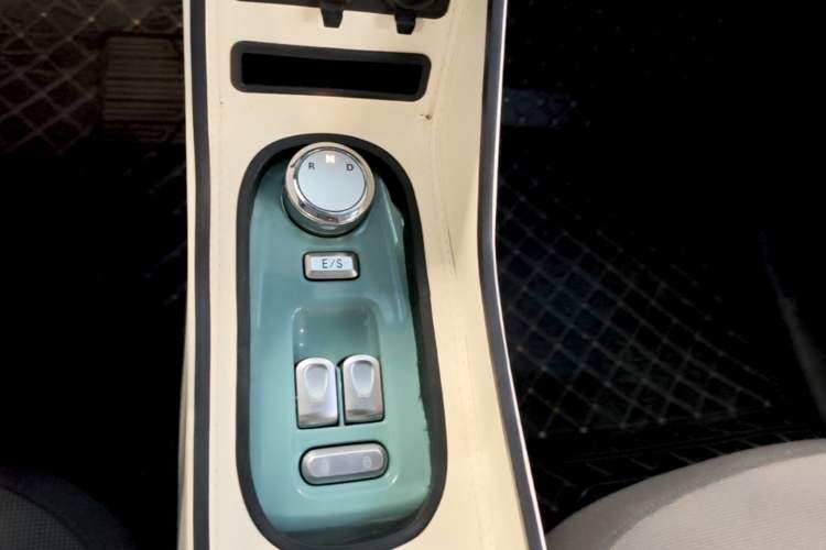Used CHANGAN NEVO Lumin 2022 210km Sweet Edition Gear Lever