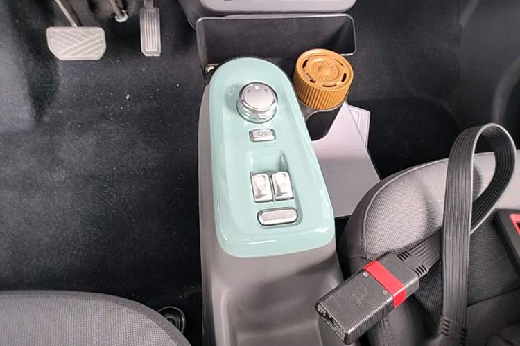 Used CHANGAN NEVO Lumin 2022 210km Sweet Edition Gear Lever