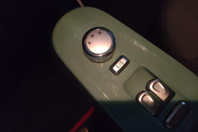 Used CHANGAN NEVO Lumin 2022 210km Sweet Edition Gear Lever
