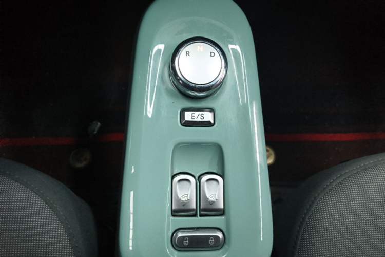 Used CHANGAN NEVO Lumin 2022 155 km – Refreshingly Sweet Edition Gear Lever