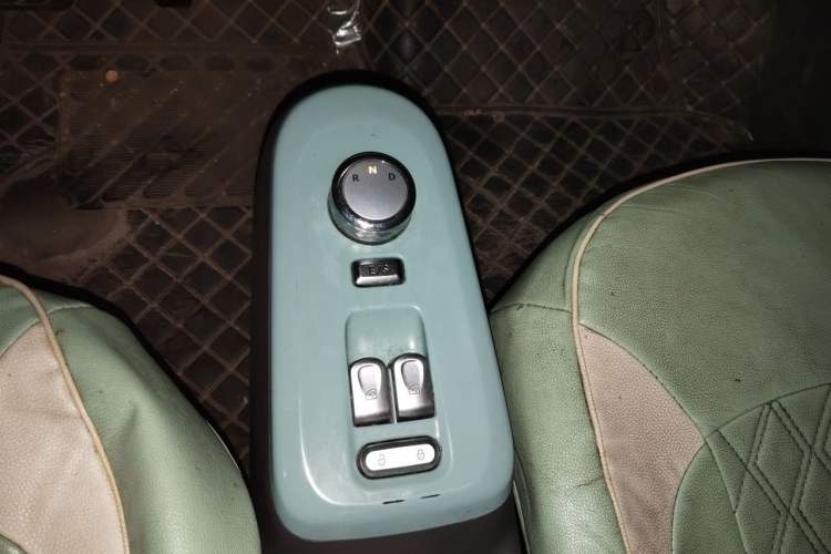 Used CHANGAN NEVO Lumin 2022 210km Sweet Edition Gear Lever